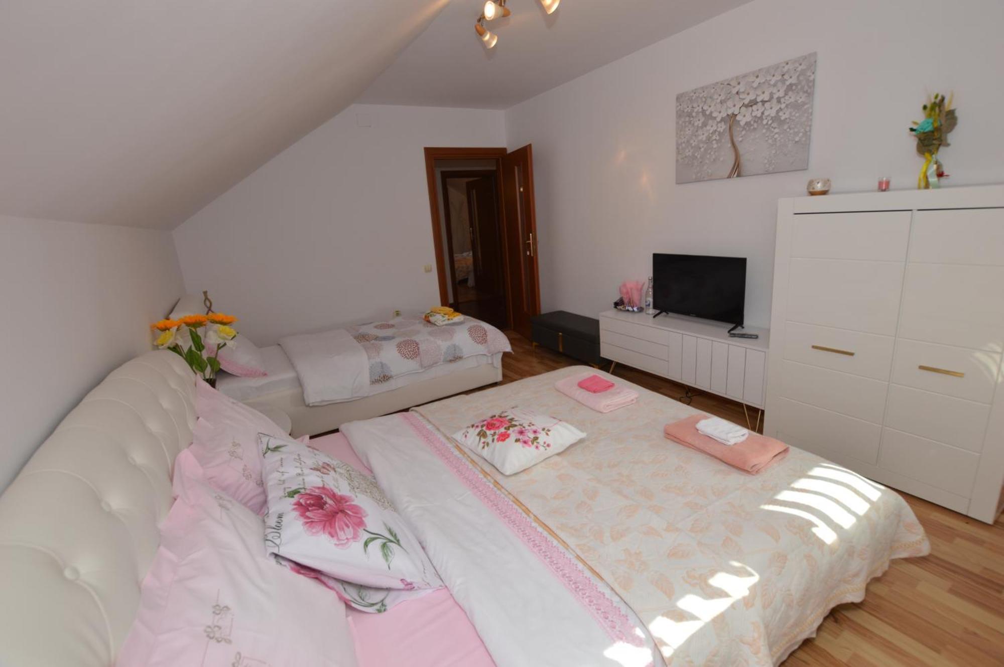 Villa Casa Irina Piatra Neamţ Exterior foto